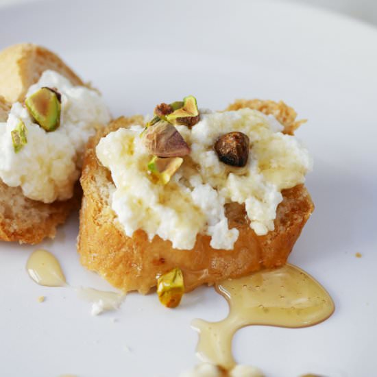 Homemade ricotta cheese - Recipe photo by thehomesteady