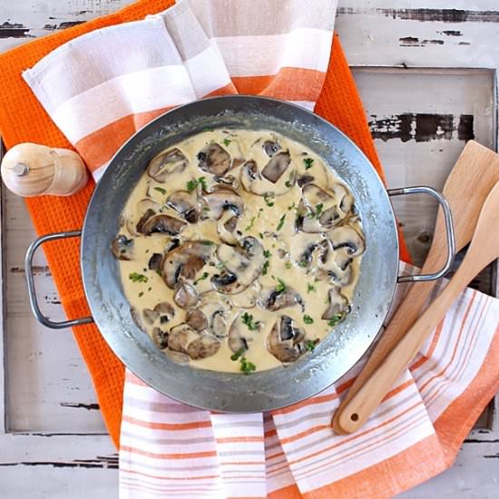 Creamy Garlicky Mushrooms - Recipe photo by culinaryflavors