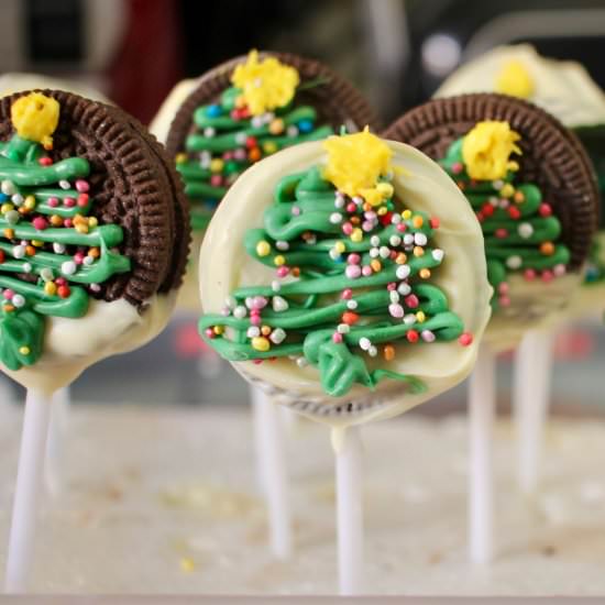 Oreo Christmas Tree Pops - Recipe photo by JohannaGGG
