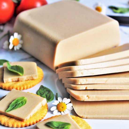 Vegan Smoked Gouda - Recipe photo by thehiddenveggies
