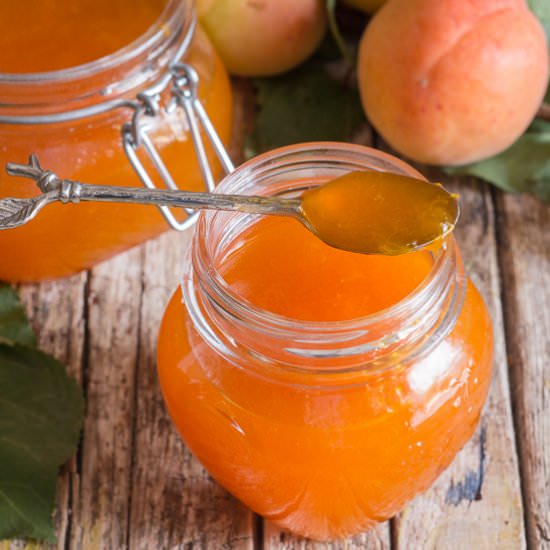 No Pectin Apricot Jam - Recipe photo by an italian in my kitchen