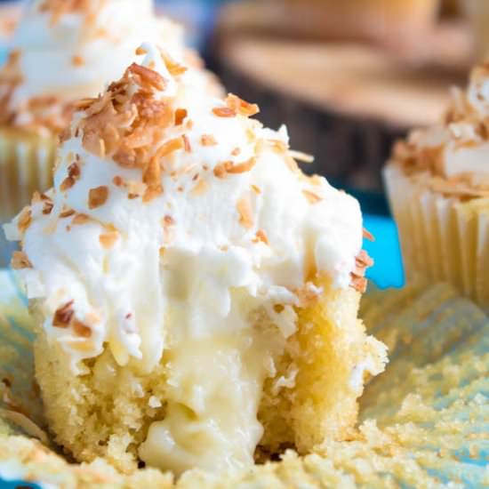 Coconut Cream Pie Cupcakes - Recipe photo by QueensleeAppetit