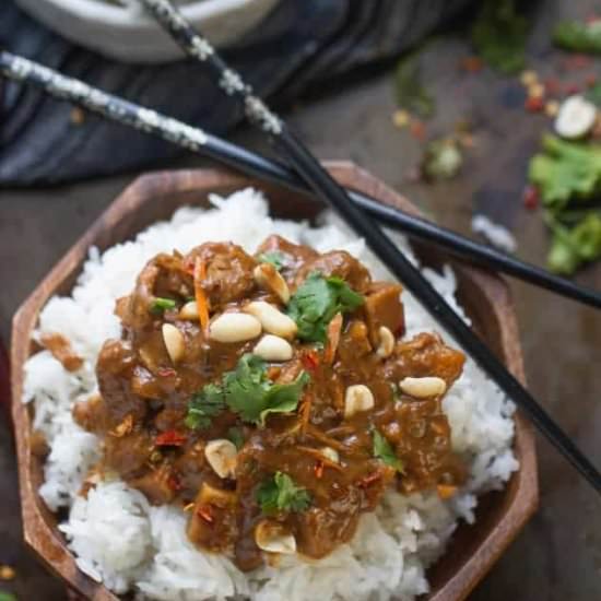 Slow cooker Thai Peanut Chicken - Recipe photo by LifemadeSweeter