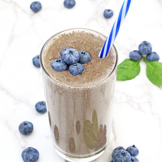 HEALTHY AVOCADO BLUEBERRY SMOOTHIE - Recipe photo by valyastasteofhome.com