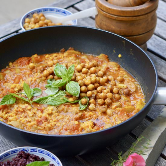 Rhubarb-Lentil Curry Black Rice - Recipe photo by Truefoodsblog