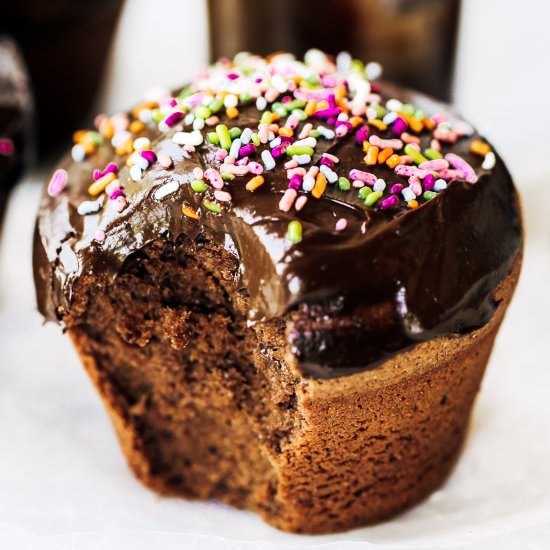 paleo chocolate cupcakes - Recipe photo by Paleoglutenfree.com