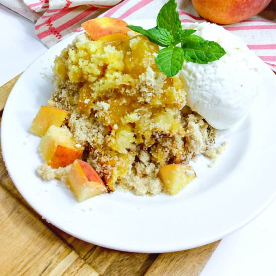 Peach Dump Cake - Recipe photo by BakingBeauty