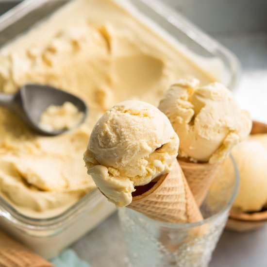 Creme Fraiche Ice Cream - Recipe photo by strawberrysupp