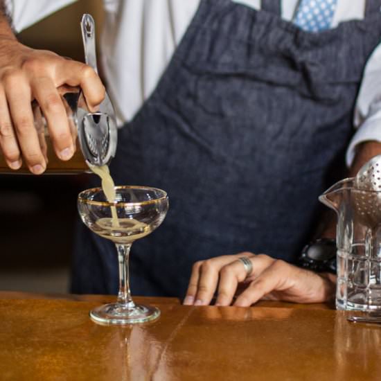 Traditional Whiskey Sour - Recipe photo by organikrecipes