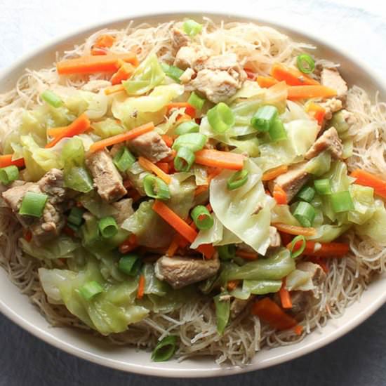 Easy Filipino Pancit - Recipe photo by AmusingMaria