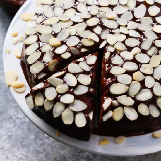 Low-Carb Almond Flour Cake - Recipe photo by PrimaveraKitchen