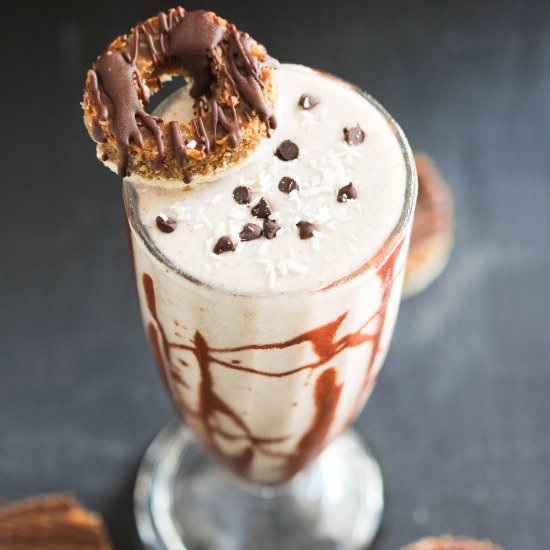 Healthy Samoas Smoothie - Recipe photo by dessertswithbenefits