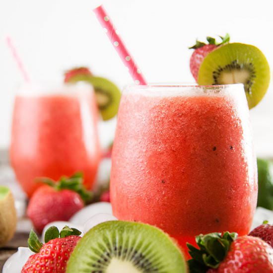 Sparkling Strawberry Kiwi Spritzers - Recipe photo by SeasonedSprinkles