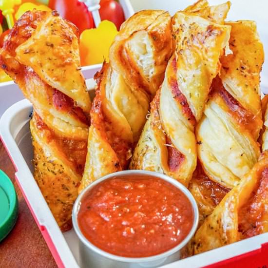 Puff Pastry Pizza Twists - Recipe photo by SundaySupper