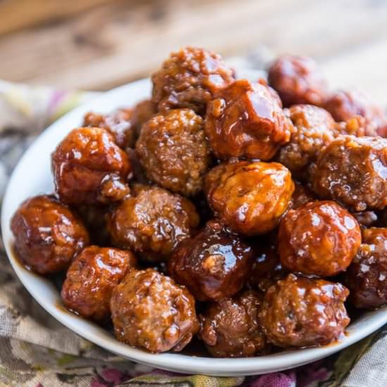 Slow Cooker Grape Jelly Meatballs - Recipe photo by slowcookergourmet