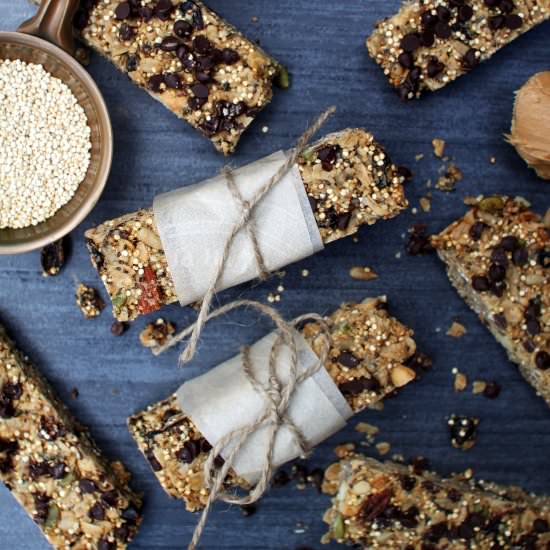Superfood Breaky Granola Bars - Recipe photo by Sneaky Mommies