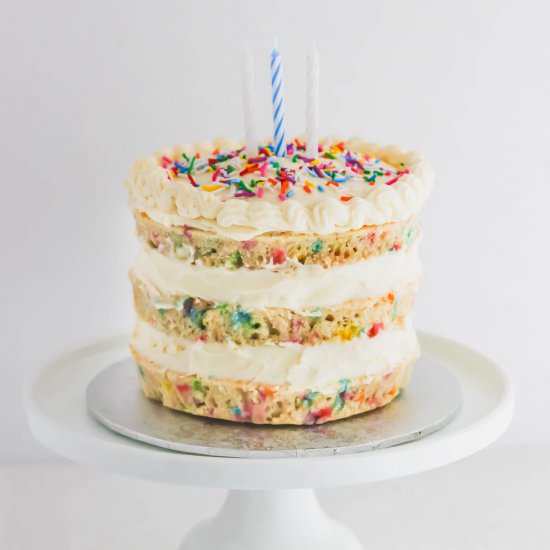Funfetti Cake w/ Cream Cheese - Recipe photo by siftandsimmer