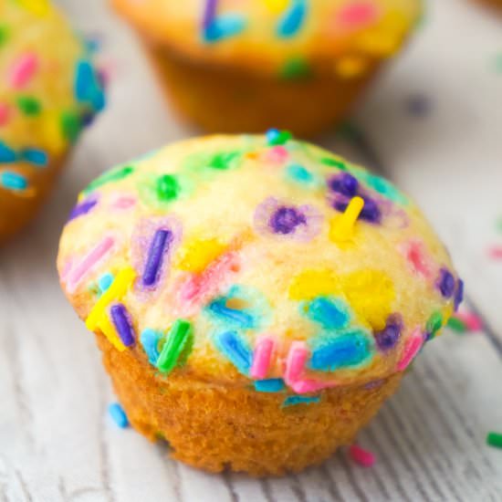 Mini Birthday Cake Banana Muffins - Recipe photo by Thisisnotdietfood