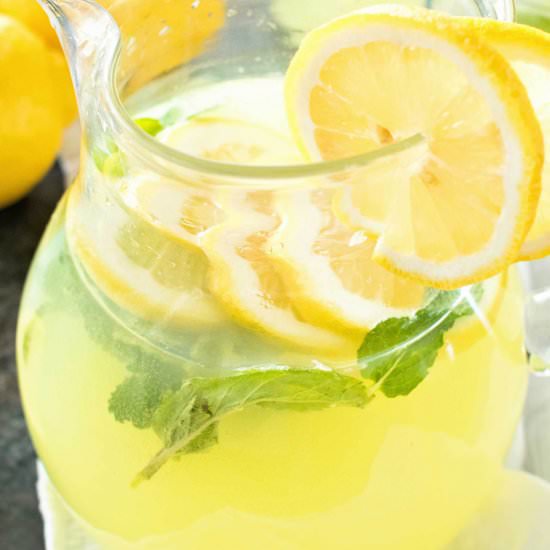 Sparkling Mint Lemonade - Recipe photo by julieseatsandtreats