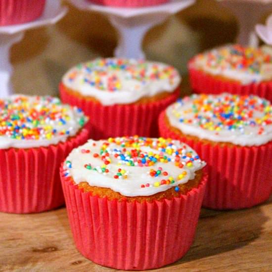 Quick and Easy Vanilla Cupcakes - Recipe photo by thelinkssite