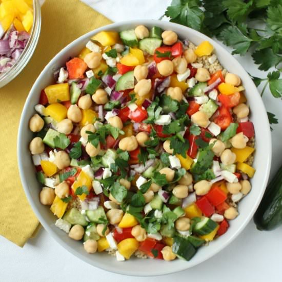 MEDITERRANEAN QUINOA SALAD - Recipe photo by Megsmealplanning