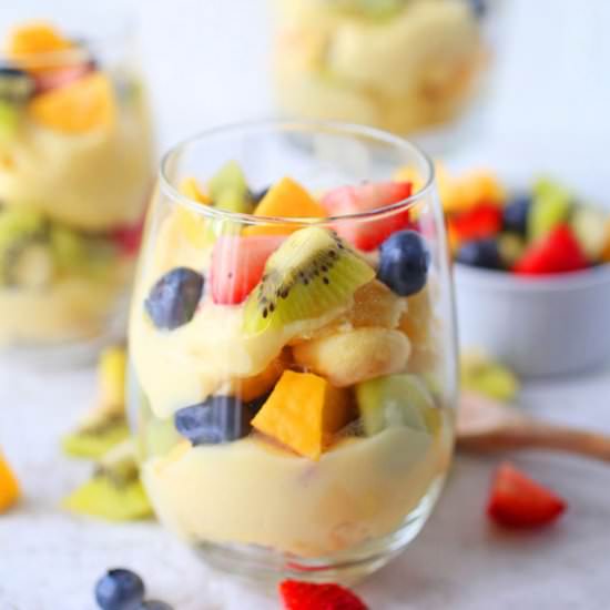 Easy Fruit Parfaits with Custard - Recipe photo by nicolenared