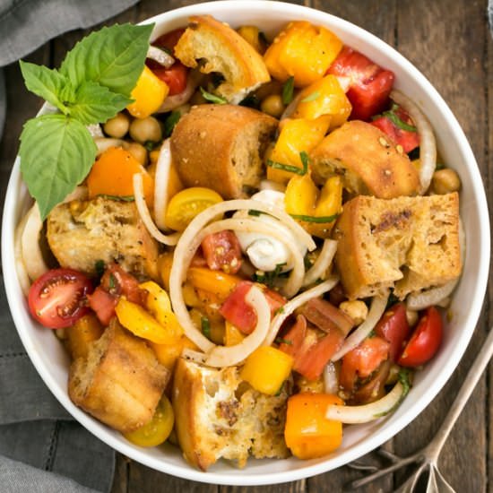 Summer Panzanella Salad - Recipe photo by thatskinnychickcanbake