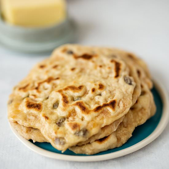 Yoghurt Flatbread with Raisins - Recipe photo by kidseatbyshanai