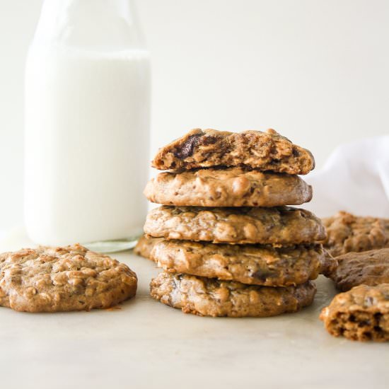 Flourless Peanut Butter Oat Cookies - Recipe photo by The Desserted Girl