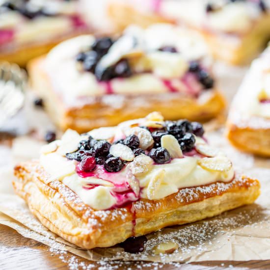 Blueberry Puff Pastry Tarts - Recipe photo by Savingroomfordessert
