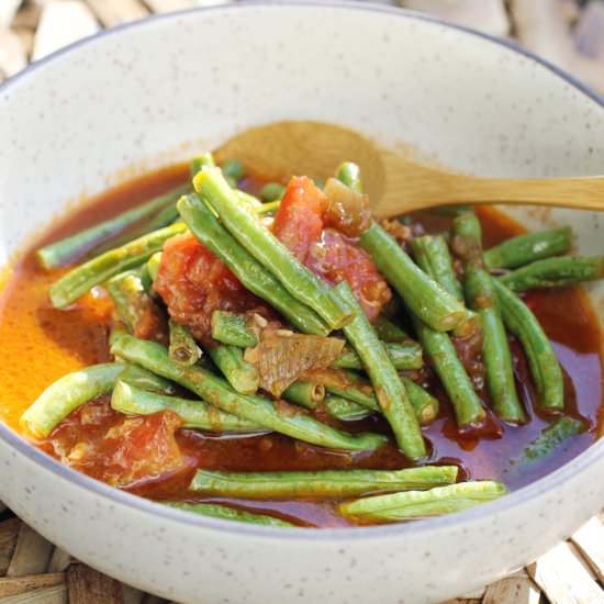 Smoky snake beans - Recipe photo by Food Gal