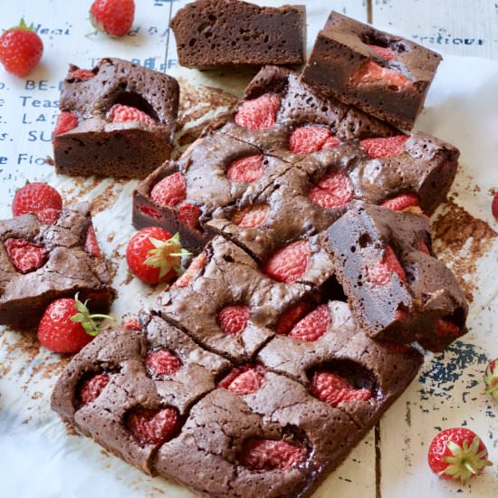 Chocolate Brownie with Strawberries - Recipe photo by joskitchenlarder