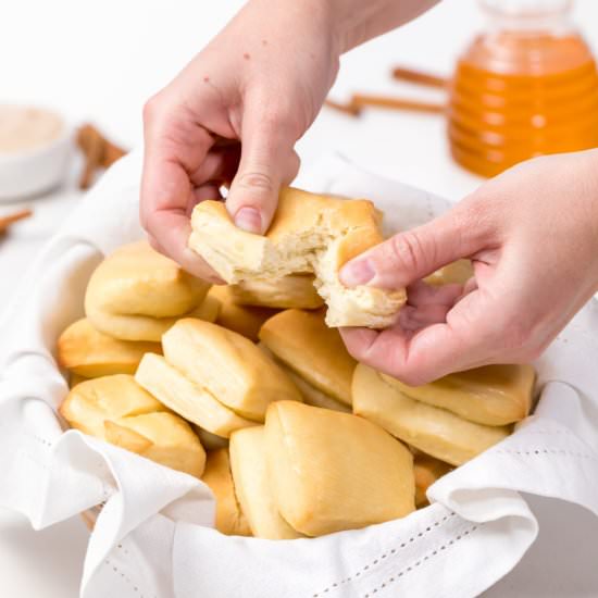 Copycat Texas Roadhouse rolls - Recipe photo by thanksgiving