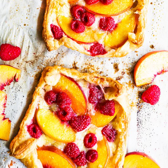 Raspberry Peach Tart - Recipe photo by pipandebby