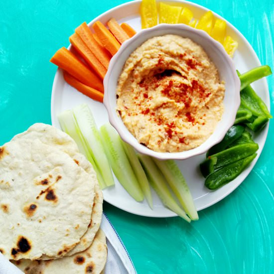 Hummus with Homemade Pita Bread - Recipe photo by silviamagda