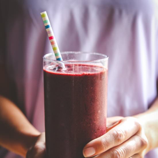 Cherry Berry Chocolate Smoothie - Recipe photo by Sweetphi
