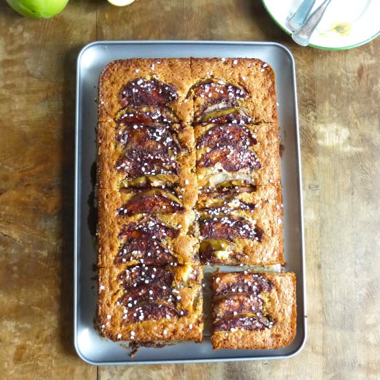 Simple Äppelkaka - Recipe photo by thespeltkitchen
