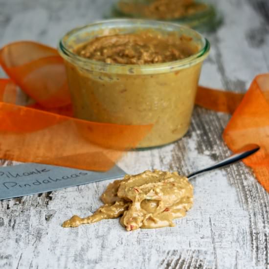 Spicy and crunchy peanut butter - Recipe photo by Culinaire bagage