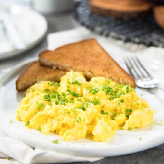 Easy Fluffy Scrambled Eggs - Recipe photo by The Flavor Bender