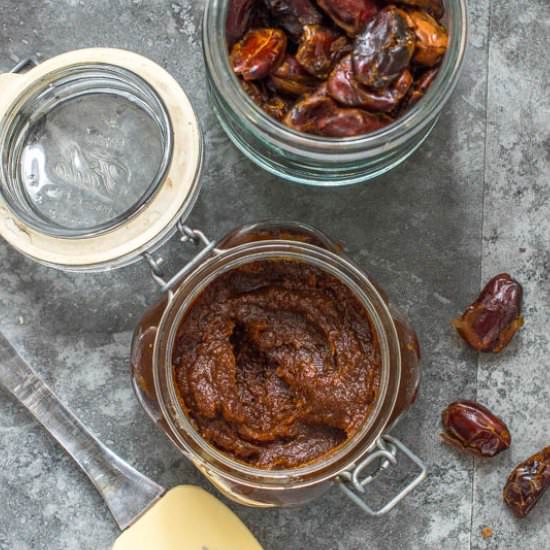 How to make date paste - Recipe photo by thatgirlcookshealthy