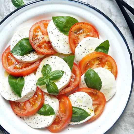Caprese Salad - Recipe photo by Aromatic Essence