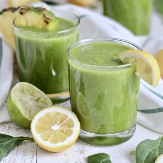 WakeUp! Green Smoothie - Recipe photo by Lemon Thymes