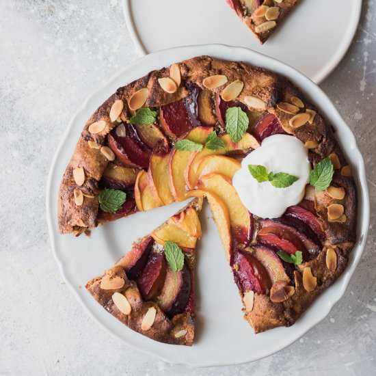 Gluten free plums & peach galette - Recipe photo by Mangio Quindi Sono