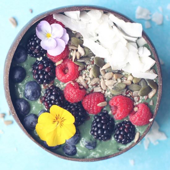 Seriously Healthy Smoothie Bowl - Recipe photo by amytreasurefood