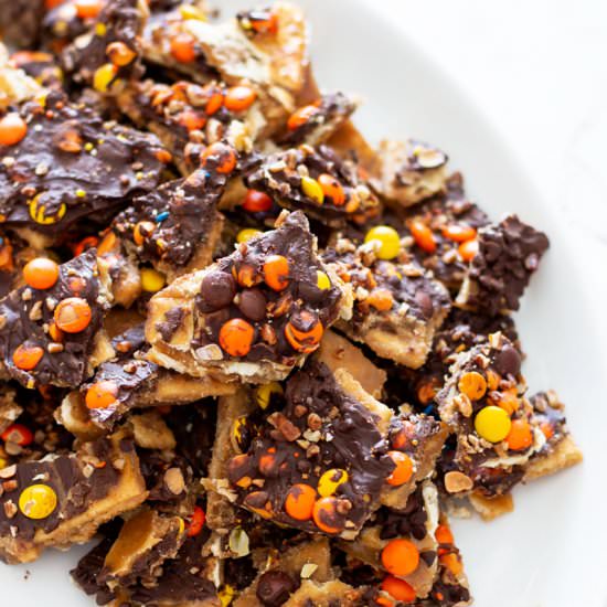 Halloween Candy Bark - Recipe photo by recipesworthrepeating
