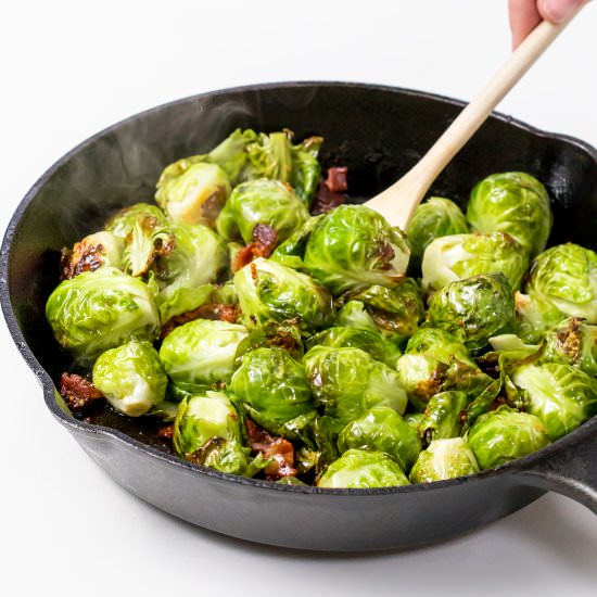 Maple bacon roasted Brussels sprout - Recipe photo by thanksgiving