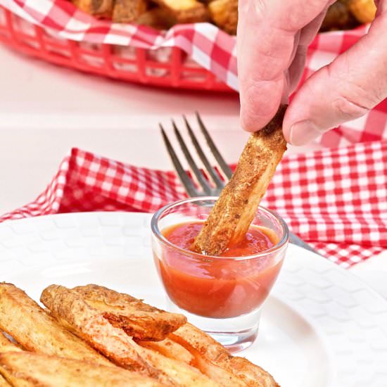 Crispy Spicy Fries - Recipe photo by Homemade and Yummy