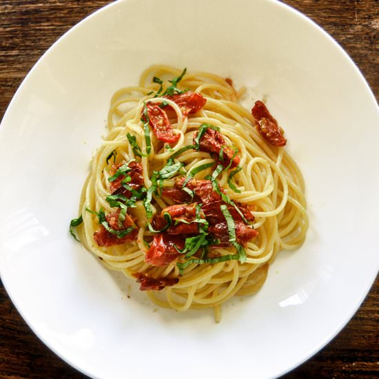 Spaghetti Garlic and Chili Pepper - Recipe photo by CookingMyDreams