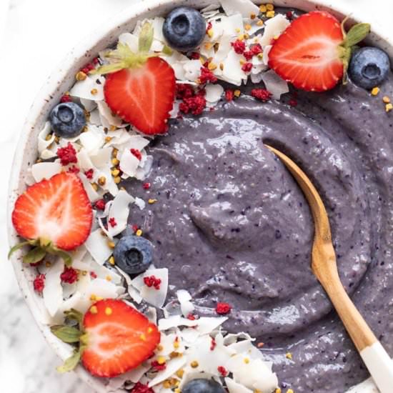 Triple Berry Smoothie Bowl - Recipe photo by simplyquinoa