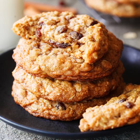 Chewy Oatmeal Raisin Cookies - Recipe photo by thepkpway